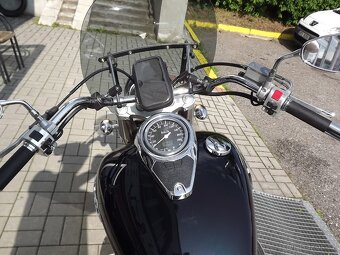 Suzuki C800 Intruder - 18