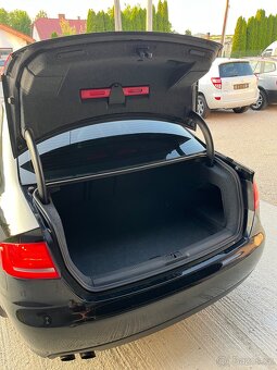 Audi A4 B8 Sedan 1.8 TFSI S-Line = 118kW, Benzin, Top Stav= - 18