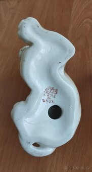 Hrnky, těžítka, figurky, keramika, sklo a dózy dle fota. - 18