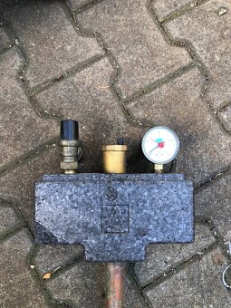 Prodám  kotel na olej  17 - 28  Kw - 18