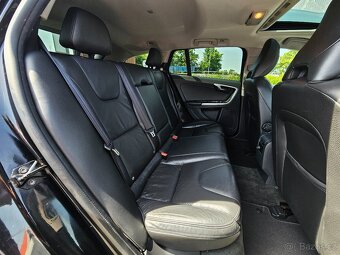 VOLVO V60 2012 T6 224 kW AWD 4x4 R-DESIGN,NAVI,PARK.KAMERA - 18