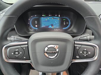 VOLVO XC40 300kW 4x4 TWIN RECHARGE PRO ČR 2022 LED+NAVI -DPH - 18