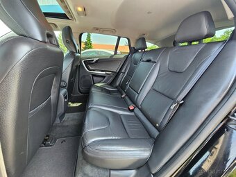 VOLVO V60 2012 T6 224 kW AWD 4x4 R-DESIGN,NAVI,PARK.KAMERA - 18