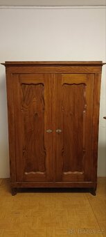 Starožitný nábytek - 18