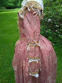 Dámské historické šaty - 18