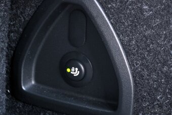 BMW i5 G60 290 kW B&W, Ventilace,Tažné - 18