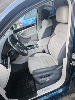 VW TOUAREG 3.0 TDI 210KW/ HEAD UP/ TAŽNÉ/DCC/ DINAUDIO/ DPH. - 18