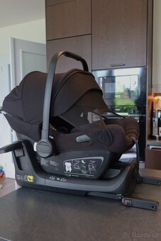Prodám kočárek Bugaboo Fox 3-výborný stav, kompletní výbav - 18