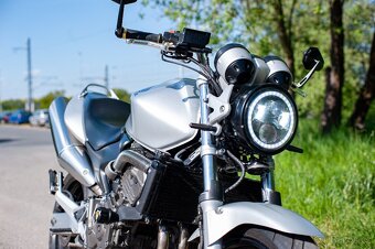 Honda CB600 Hornet s moderním LED světlem - 18