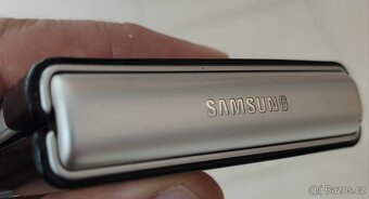 Samsung Z Flip 3 5G + originál Ipods 2 + hodinky 45"+ 256GB - 18