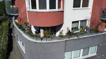 Exkluzivní 2+kk, terasa 27m2, garážové stání, Pardubice-nábř - 18