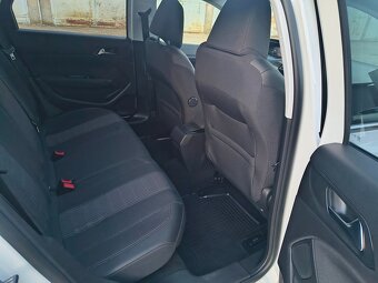 2021_PEUGEOT 308 II combi HDI_1.maj,kupa v ČR_199000Kč netto - 18