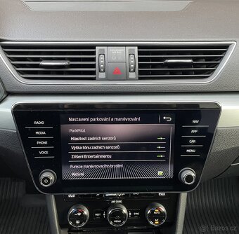Škoda Superb 2.0 TDI 110 kw. DSG. 144 tis.km. 1.majitel ČR. - 18