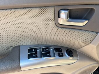 Kia Sportage 2.0 CRDi 4x4 KŮŽE DIGIKLIMA TAŽNÉ ZAŘ. - 18