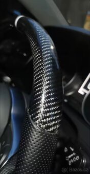 VOLKSWAGEN VOLANT KARBON - PERFOROVANA KOŽA - BIELE ŠITIE - 18