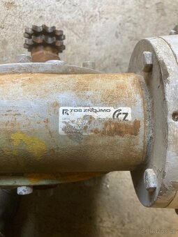 Elektromotor s převodovkou - 18