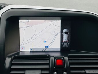 Volvo XC60 2.4D 5VÁLEC 4x4 120KW AUTOMAT NAVIGACE SENZORY - 18