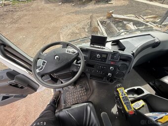 Hákový nosič kontejneru Renault 6 × 6 - 18