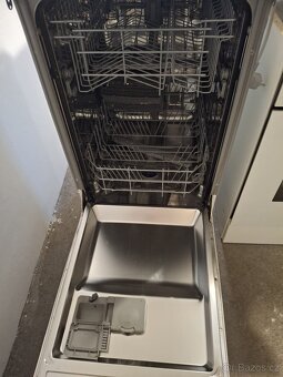 Kuchyňská linka se spotřebiči - 18