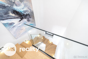 RD 4+1, 225 m2 (včetně garáže a terasy), pozemek 1061 - 18