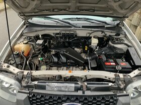 Ford Maverick 3.0i - V6  Automat  4 x 4 - 18