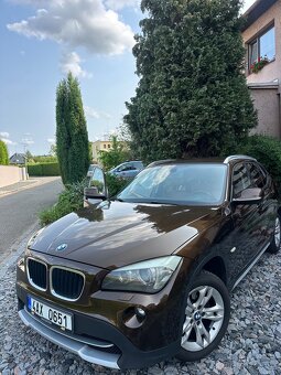 BMW X1 2,0D 130KW N47 Marrakesh brown, červená kůže - 18