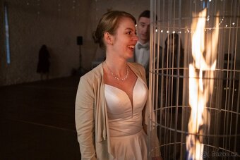 Svatební saténové šaty - 18