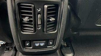 Jeep Grand Cherokee - 18