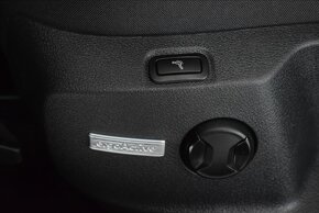 Volkswagen Golf 2.0 TDI Combi r. 2020. 131080km - 18