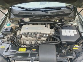 Volvo XC90 4.4i V8 - 18