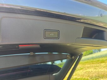 VW TOUAREG 3.0TDI 210kW • RLINE • WEBASTO • MASÁŽE - 18