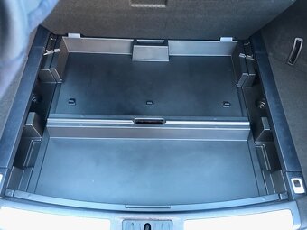 TOYOTA AVENSIS KOMBI 1.8_RV 2012_108 kW - 18