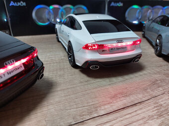 model auta Audi RS7 Sportback + dialkové +svetlá 1:18 - 18