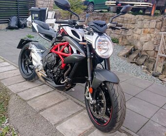 MV AGUSTA BRUTALE 800RR - 18