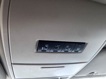 Chrysler Town Country 3,6 2x DVD RT Kůže 2011 - 18