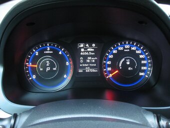 Hyundai i40 Wagon 1.7CRDI 141PS Experience A/T - 18