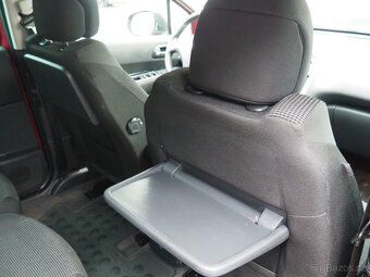 2011 Peugeot 5008 1.6i 115kW 7míst - 18