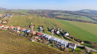Prodej RD 5+KK (282m2) na pozemku o výměře 392m2 v obci Doln - 18