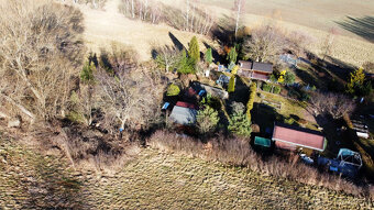 Prodej krajní zahrádky s chatkou v Sušici - 18