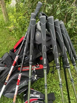 Prodám nové pánské golfové hole Spalding - 18