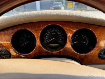 Jaguar XJ8 4.0 V8 (X308) - 18