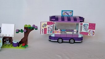 LEGO® Friends 41336 a 41332, Emma a umělecká kavárna - 18