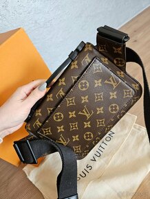 Louis Vuitton S lock Sling bag - 18