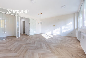 Kompletně zrekonstruovaný designový byt 3+kk (76 m²) s nadst - 18