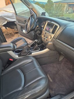 Mazda tribute  4x4 2.3i - 18