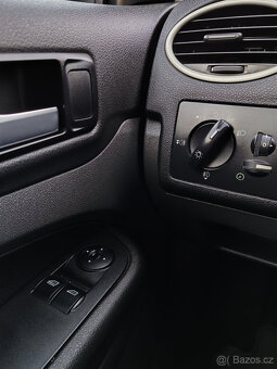 Ford Focus kombi 1.6 - 74kW benzín 1. majitel - 18