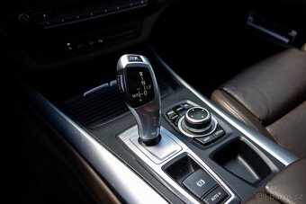 BMW X5 xDrive30d TOP STAV - 18