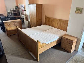 Krásná dřevěná Ložnice IKEA HURDAL z masivu Komplet - 18