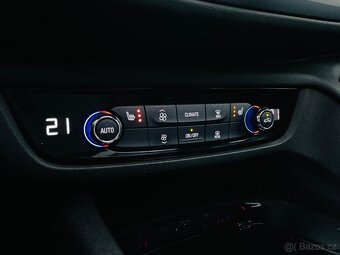 Opel Insignia 2.0CDTi 4x4 MANUÁL KAMERA VÝHŘEV TAŽNÉ - 18