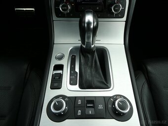 Volkswagen Touareg 3.0 TDi V6 180kW, webasto, DPH - 18